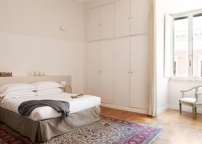 Treasurerome Quattro Fontane Deluxe Apartment